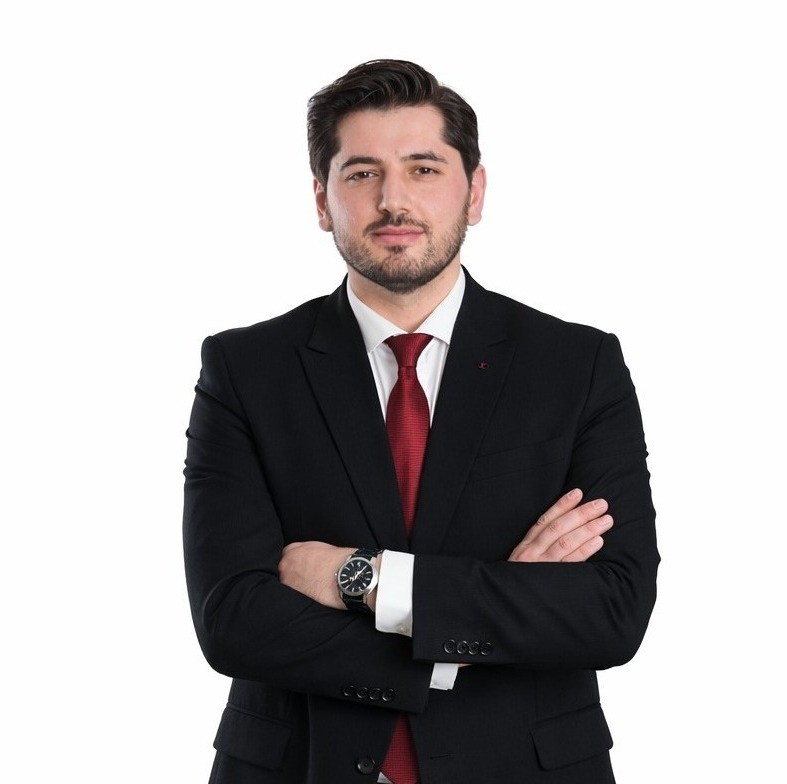 Av. Şafak Çakır